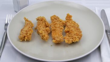 How many calories are in a 2 piece chicken tender from Culvers?