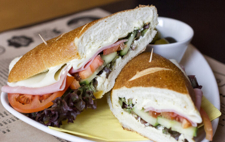 How many calories are in a 6 inch steak and cheese sub?