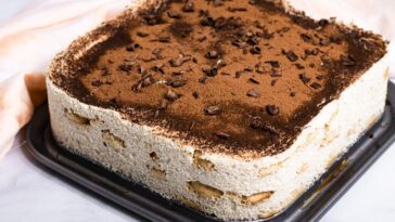 How many calories are in a Carrabba's tiramisu?