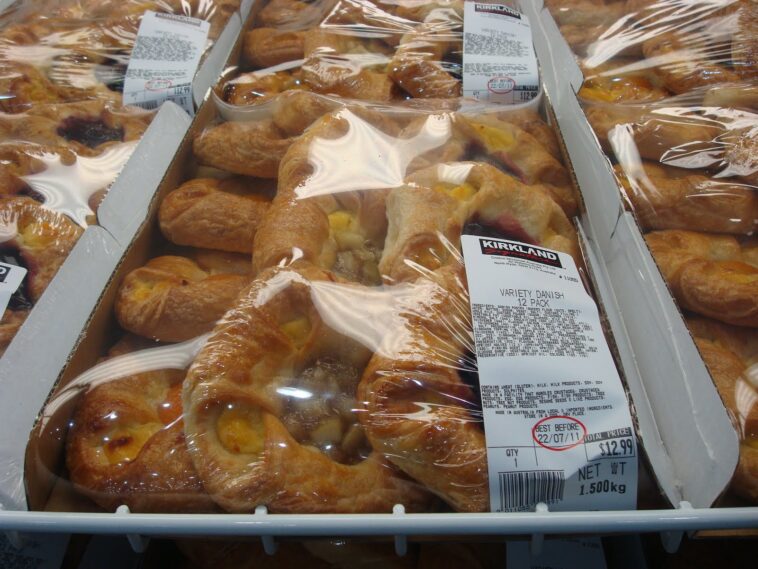 How many calories are in a Costco apple Danish?