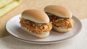 How many calories are in a KFC small chicken sandwich?
