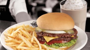 How many calories are in a Steak n Shake burger?