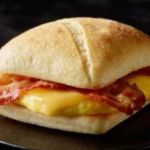 How many calories are in a bacon egg and gouda sandwich from Starbucks?