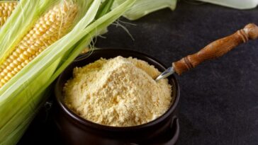 How many calories are in a cup of grits with butter?