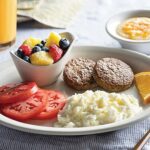 How many calories are in a good morning breakfast at Cracker Barrel?