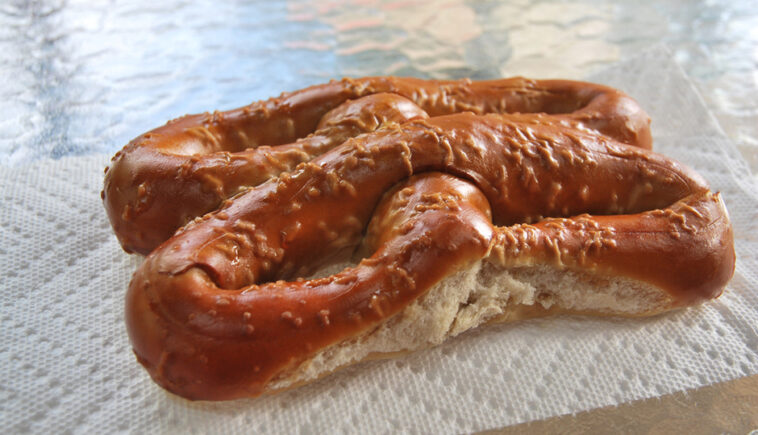 How many calories are in a large pretzel bite?