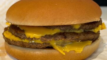 How many calories are in a triple cheeseburger from Mcdonalds?