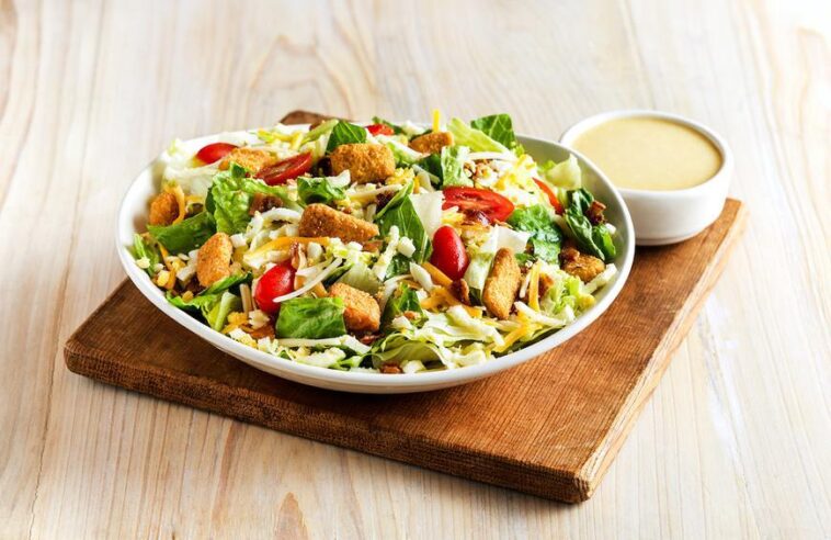 How many calories are in an outback Aussie Cobb Salad?