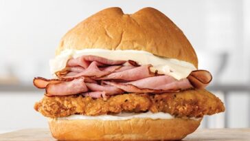 How many calories are in the Diablo chicken sandwich from Arby's?