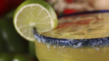 How many calories in a Chili's skinny margarita?