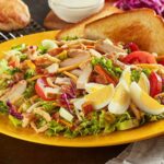 How many calories in a Zaxby's grilled chicken salad?