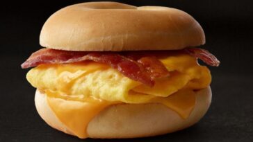 How many calories in a bacon egg and cheese from Bojangles?