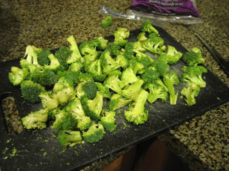 How many calories in a side of broccoli from Texas Roadhouse?