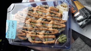 How many calories is 2 California rolls?