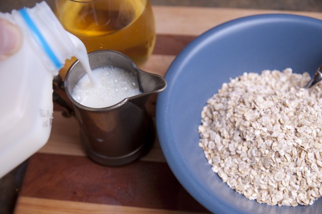How many calories is Oatmeal with Milk and sugar?