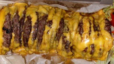 How many calories is a 4X4 in-n-out?