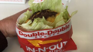 How many calories is a lettuce wrap from In-N-Out?