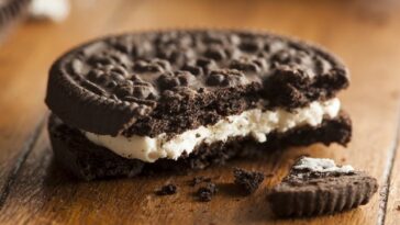 How many calories would one cookie contain Oreo?
