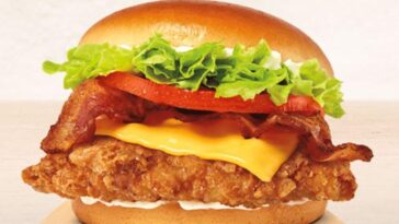 How many carbs are in a spicy CH King chicken sandwich?