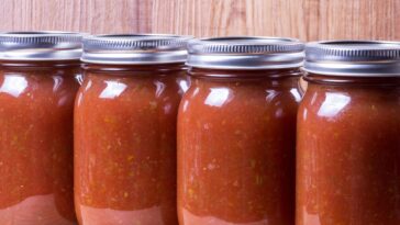 How many carbs are in homemade tomato sauce?