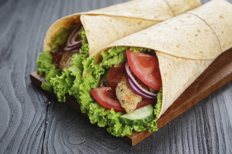 How many carbs are in subways flatbread?