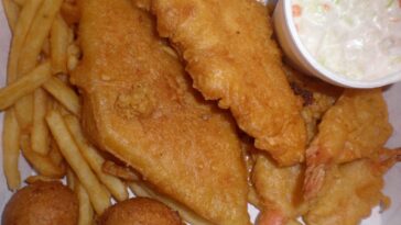 How many carbs in Long Johns Silvers fish?