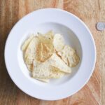 How many grams is 10 chips?