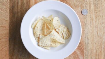 How many grams is 10 chips?