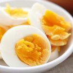 How many grams is 6 eggs?