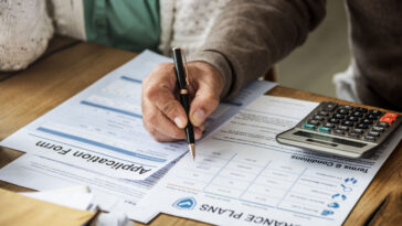 How many hours do you need to work at Starbucks to get health insurance?