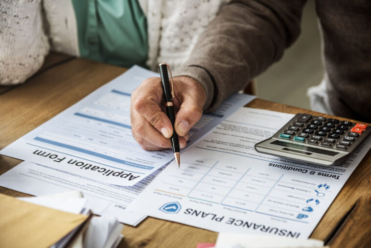 How many hours do you need to work at Starbucks to get health insurance?