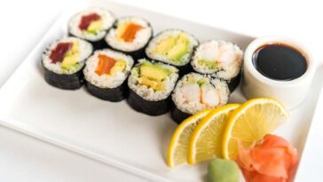 How many pieces of sushi are in a roll?
