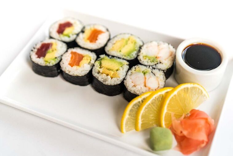 How many pieces of sushi are in a roll?