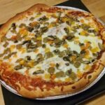 How many slices are in a large Papa Murphy's pizza?