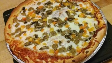 How many slices are in a large Papa Murphy's pizza?