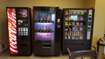 How many snacks fit in a vending machine?