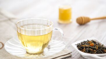 How much caffeine is in 100mg green tea?
