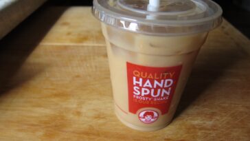 How much caffeine is in Wendy's iced coffee?