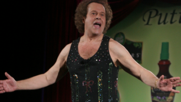 How much did Richard Simmons weigh before he lost weight?