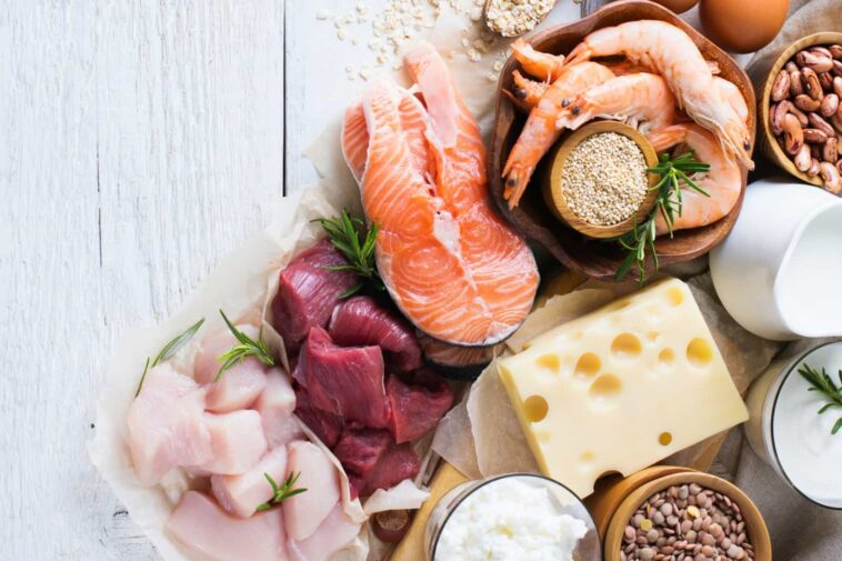 How much food do you need for 20 guests?