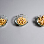 How much protein is in a 1/4 cup of chickpeas?