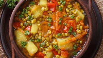 How much protein is in homemade vegetable soup?