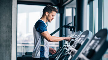 Is 30 minutes a day on treadmill enough to lose weight?