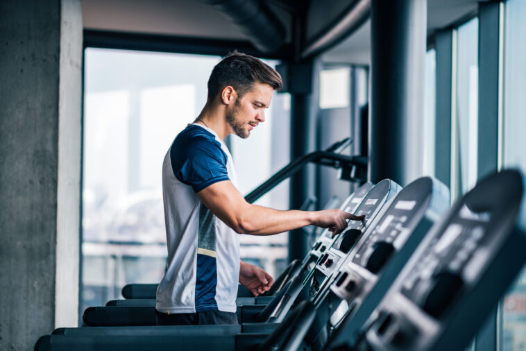 Is 30 minutes a day on treadmill enough to lose weight?