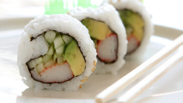 Is California roll sushi good for weight loss?
