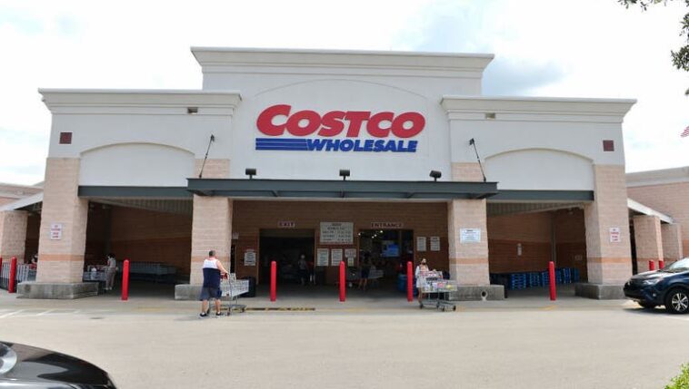 Is Costco closing stores in 2022?