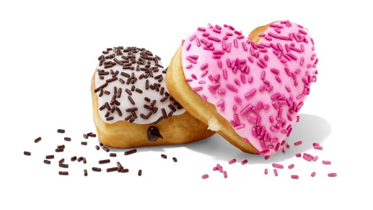 Is Dunkin bringing back pink velvet 2022?