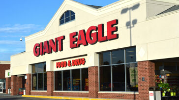 Is Giant Eagle more expensive than Kroger?