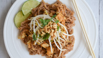 Is Pad Thai healthier than lo mein?