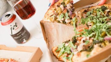 Is Pinot Noir good with pizza?